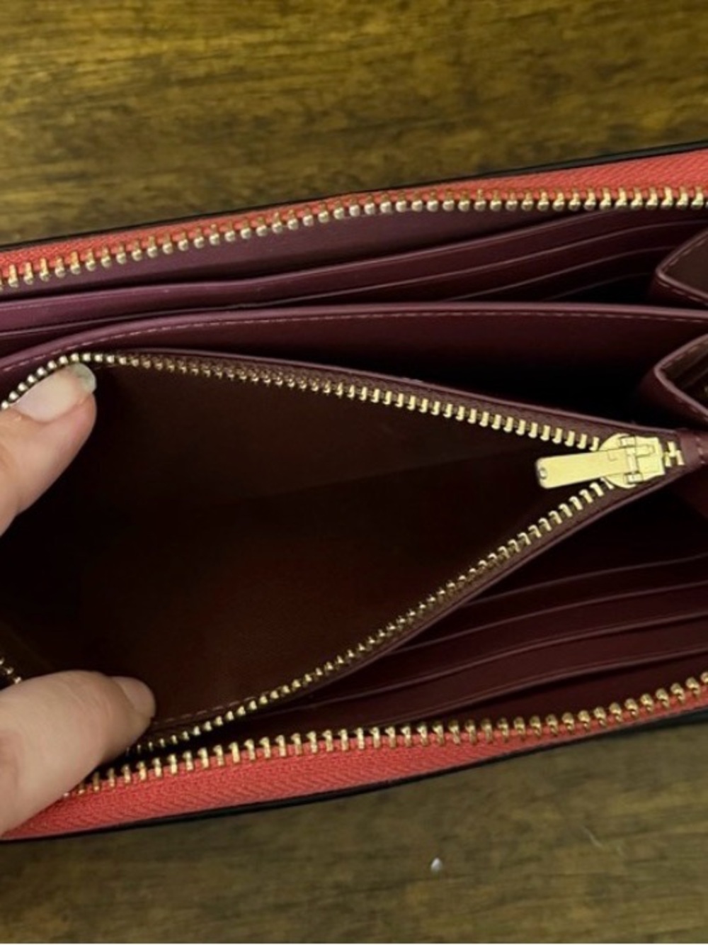 Coach Long Zip Around Wristlet Wallet with Horse & Carriage! Like new condition - Picture 8 of 8